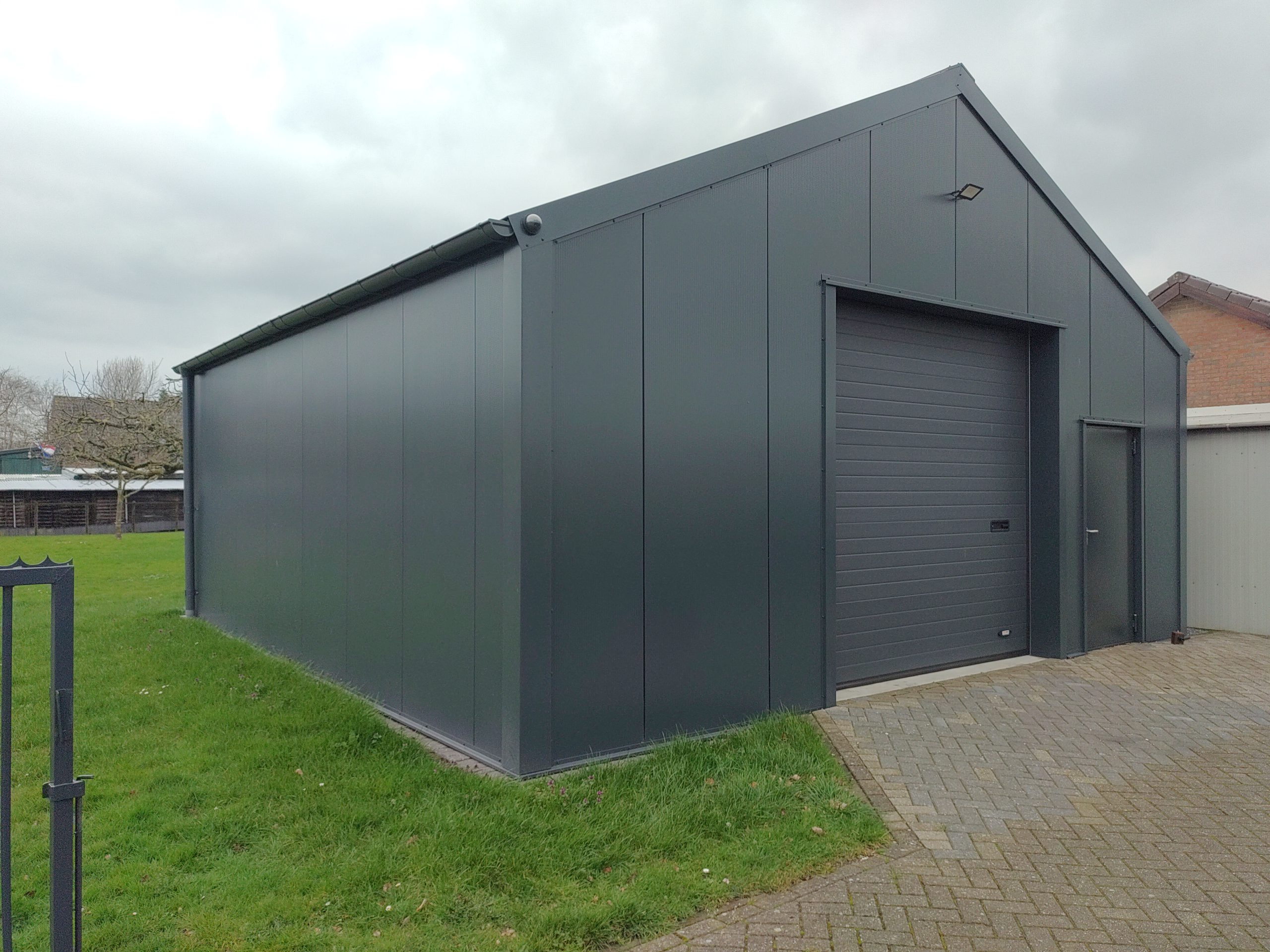 Geïsoleerde loods voor opslag of werkplaats?